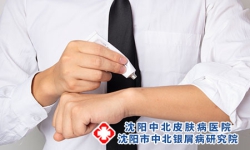 熬夜对银屑病病情的影响