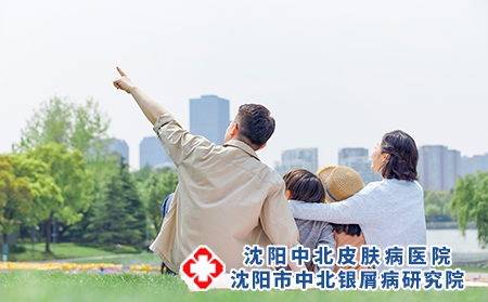 摄图网_501608602_一家人户外郊游背景（企业商用）遗传
